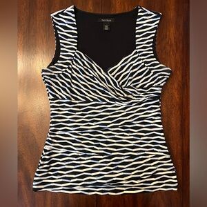 White House Black Market sleeveless top Size Large
